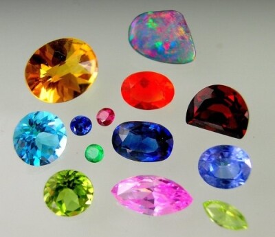 Gems loose in different colours