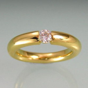 Ring Yellowgold and Diamond in timeless design
