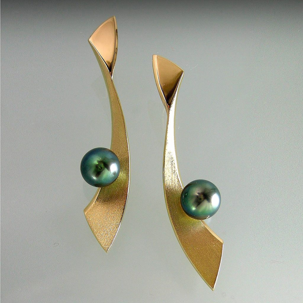 TAHITIAN PEARL Earrings