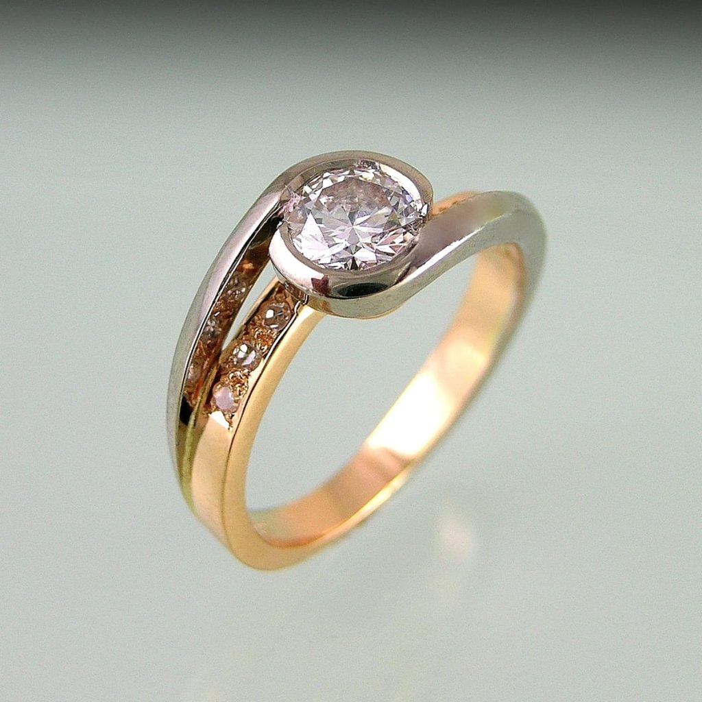 EMBRACE Diamond & White Gold